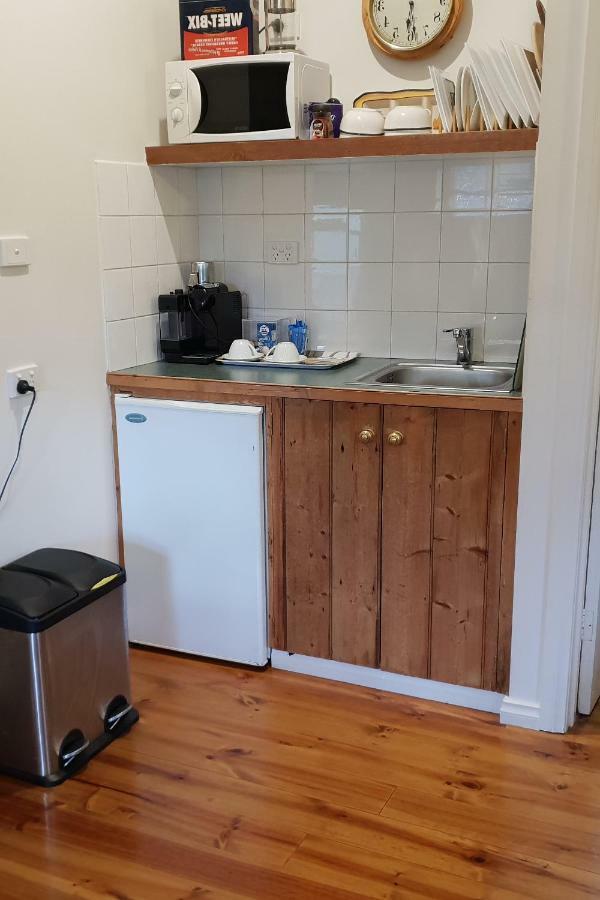 Astley Cottage Дейлсфорд Екстериор снимка